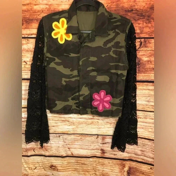 Lace Sleeve Camo Jacket - Picture 6 of 16